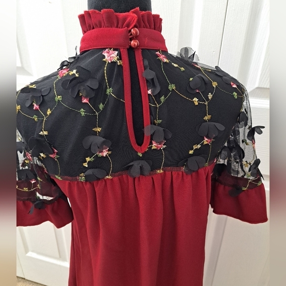 Maroon Dress With A Ruffled Neck Line & Bow Tie Size 8 - Picture 6 of 8